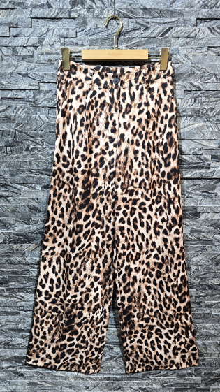 Wholesaler Adilynn - Leopard print pants, two side pockets, zip and button closure