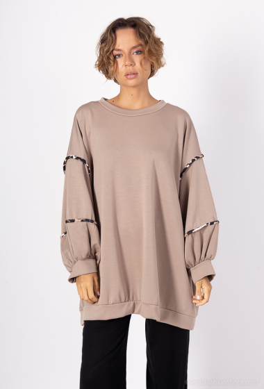 Wholesaler Amy&Clo - Oversized sweatshirt with leopard detail on the sleeves