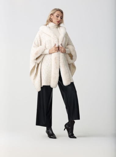 Wholesaler Amy&Clo - Chunky knit cape jacket with faux fur collar