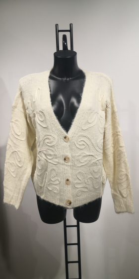 Grossiste ANNE LOU'S - Cardigan brodé bouton en laine