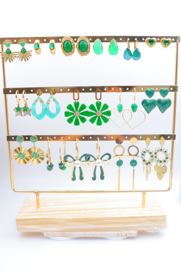 Wholesaler Beli & Jolie - Set of 16 earrings with display