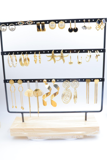 Wholesaler Beli & Jolie - Set of 18 earrings with display