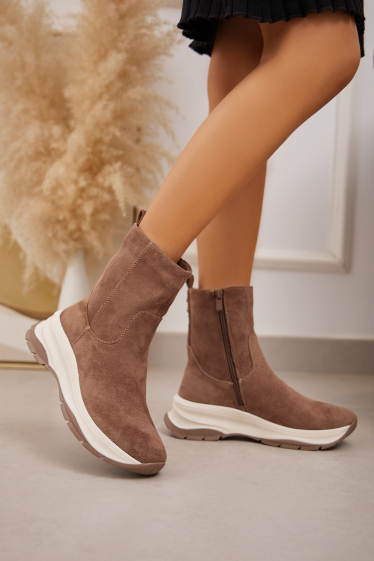 Wholesaler Belle Women - Suede wedge sneaker boots