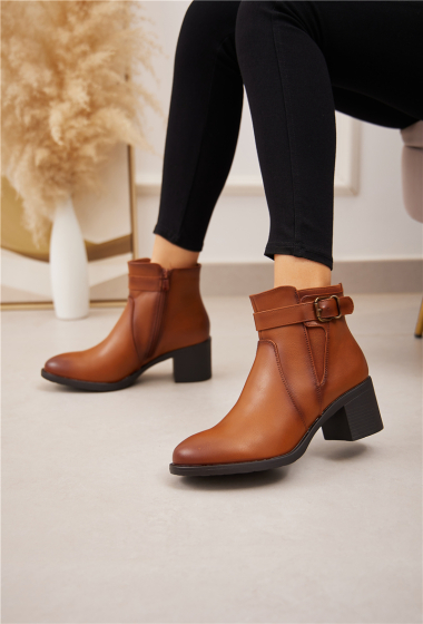 Wholesaler Belle Women - Heeled ankle boot with elastic and buckle