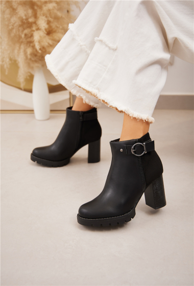 Wholesaler Belle Women - Nubuck heeled ankle boot with buckle