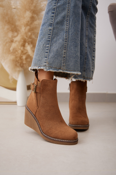 Wholesaler Belle Women - Suede/suede wedge ankle boot with elastic and buckle