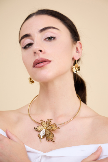 Grossiste Bellissima - Fleur Enchantée : Collier Tour du Cou en Acier Inoxydable