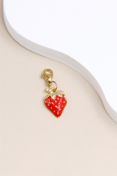 Wholesaler Bellissima - Strawberry Charm Pendant in Stainless Steel - Elegance and Freshness