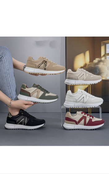 Großhändler Bello Star - Eleganter, schlichter Sneaker mit Materialmix