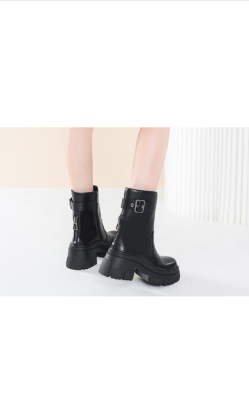 Wholesaler Bello Star - leather ankle boot with silver buckle