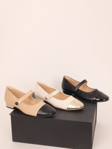 Wholesaler Cink Me - Two-tone pumps with round toe in patent PU and elastic button strap