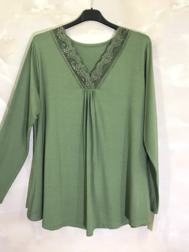 Wholesaler D&L Creation - Long-sleeved V-neck top with lace