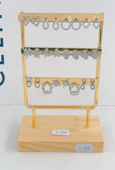 Wholesaler Ella Ella - Lot of earrings without display