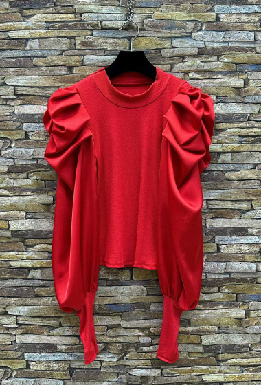 Wholesaler Elle Style - AYO top with very chic and romantic satin sleeve