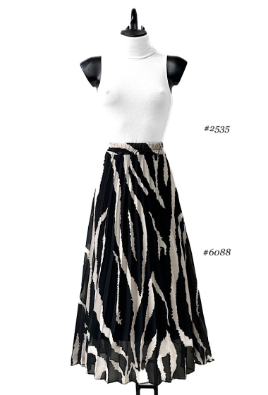 Wholesaler Elle Style - LORRIS skirt, very fluid, pleated with viscose lining.