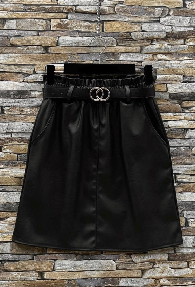 Großhändler Elle Style - STESSY elastic waist skirt, in imitation leather with front pockets and belt.