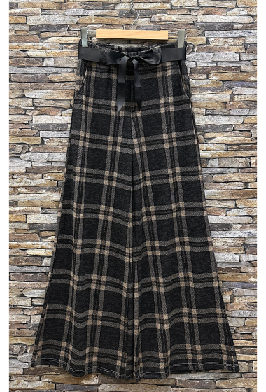 Wholesaler Elle Style - OLIVIER wide-leg checked pants with front pockets.