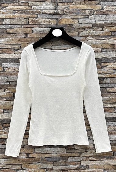 Wholesaler Elle Style - CARRA square neck top with trendy sleeve