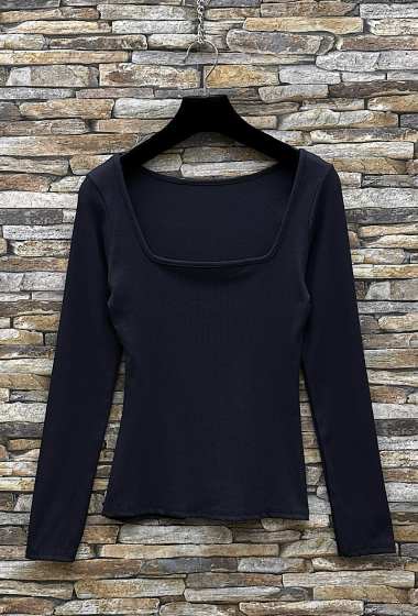 Wholesaler Elle Style - CARRA square neck top with trendy sleeve