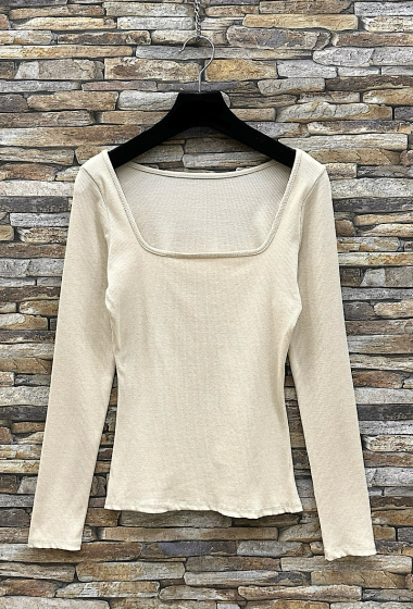 Wholesaler Elle Style - CARRA square neck top with trendy sleeve