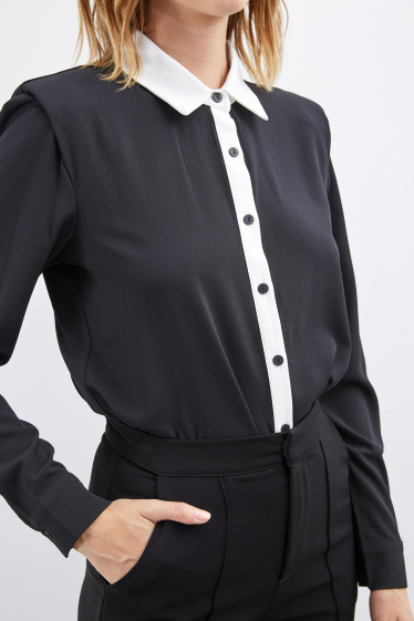 Wholesaler ELLI WHITE - Two-tone shirt with shoulder pads