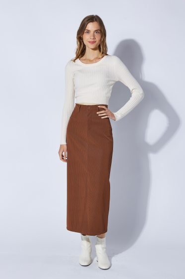 Wholesaler ELLI WHITE - Long slit pencil skirt in textured faux leather