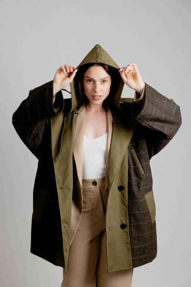 Wholesaler EMILIE K PRET A PORTER - Oversized mixed material coat with hood