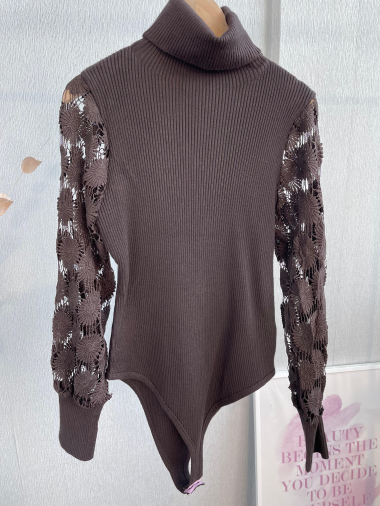 Großhändler Emma & Ashley design - ROLLHALS-Bodysuit-Pullover mit Spitzenärmeln