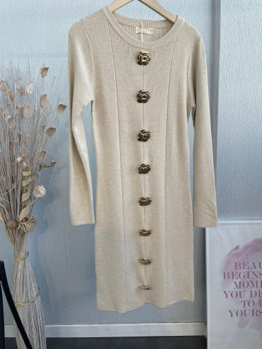 Grossiste Emma & Ashley design - ROBE PULL AVEC BOUTONS EN FORME DE FLEUR SUR LE DEVANT