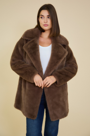 Wholesaler ESC Studio - Mid-length faux fur coat