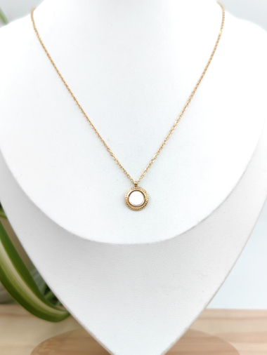 Grossiste Glam Chic - Collier rond nacre en acier inoxydable