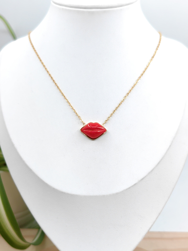 Grossiste Glam Chic - Collier rouge levre en acier inoxydable