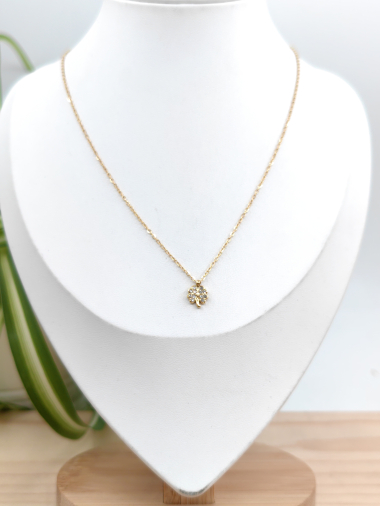 Wholesaler Glam Chic - Stainless steel rhinestone clover necklace