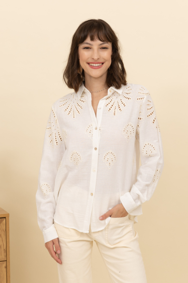 Mayorista Inspiration Studio - Camisa a rayas azules y blancas.