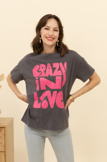 Grossiste Inspiration Studio - T-shirt en coton délavé "Crazy in Love".