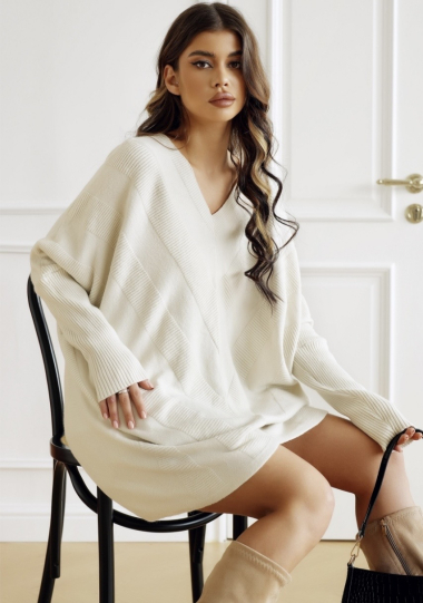 Wholesaler ISSYMA - Long oversized V-neck sweater with geometric patterns