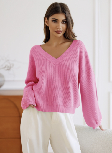 Grossiste ISSYMA - Pull col V détail strass aux manches