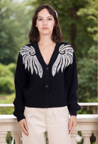 Grossiste J&H Fashion - Cardigan / Veste en maille tricoté avec strasses perles en forme d'ailes