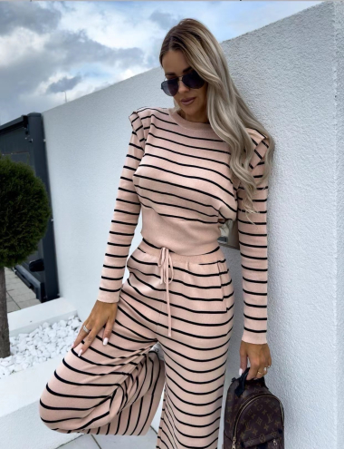 Wholesaler Jolio & Co - Striped sweater and pants set