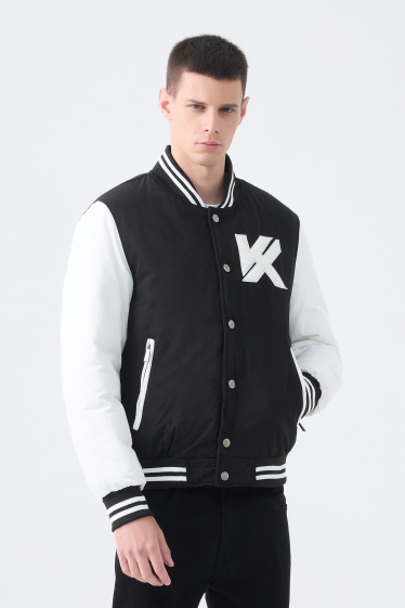 Wholesaler KYMAXX - Bomber jacket with two-tone teddy collar, snap closure