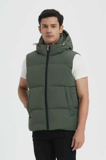 Wholesaler KYMAXX - Plain straight sleeveless down jacket with hood