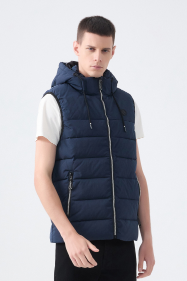 Wholesaler KYMAXX - KYMAXX plain sleeveless hooded down jacket