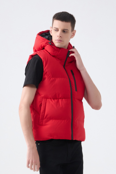 Wholesaler KYMAXX - Plain sleeveless down jackets with removable hood