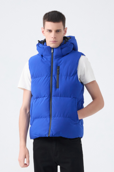 Wholesaler KYMAXX - Plain sleeveless down jackets with removable hood