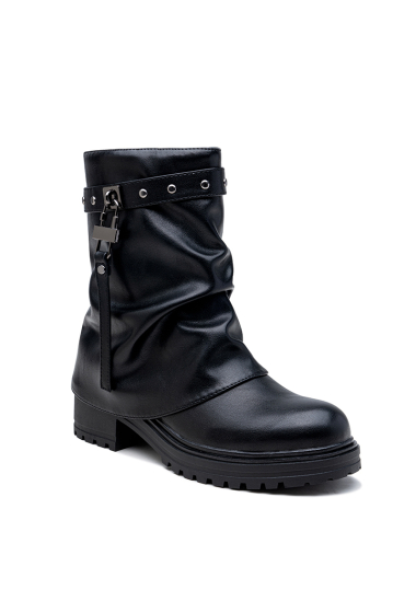 Wholesaler Lady Glory - Black boots with straps and studs with thick notched sole