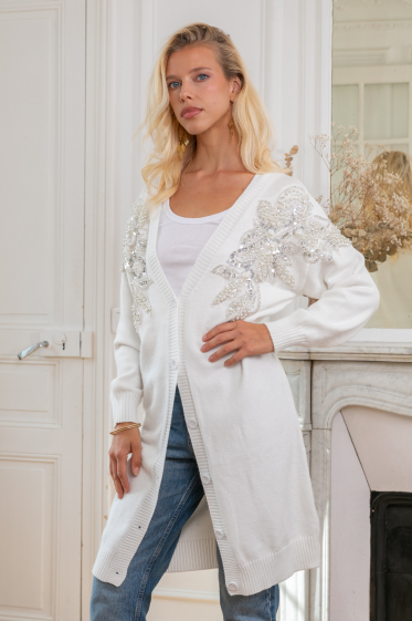 Grossiste Last Queen - Cardigan en maille coupe classique brodés des séquins et perles