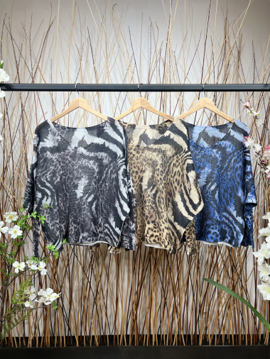 Wholesaler L'Emotion - Bat Sleeve Animal Print Wide Knit T-Shirt