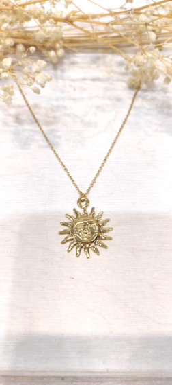 Wholesaler Lolo & Yaya - Timeless smile sun necklace in stainless steel