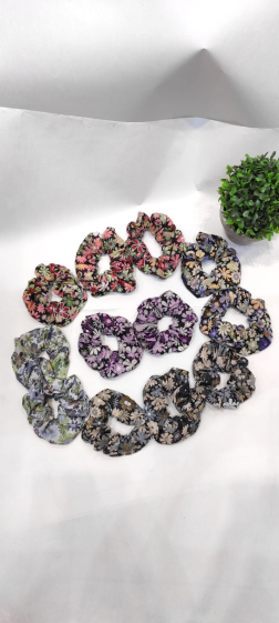 Wholesaler Lolo & Yaya - Set of 12pcs Elastic flowered scrunchie, €1.50/pcs