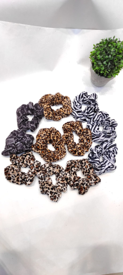 Wholesaler Lolo & Yaya - Set of 12pcs Leopard elastic scrunchie, €1.50/pcs